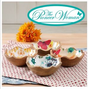 The Pioneer Woman Flea Market 4-Pc. Wood Bowl Set